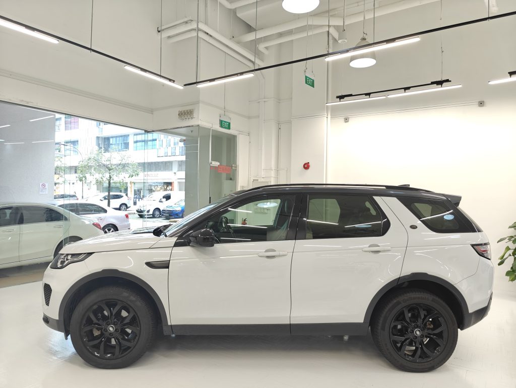 Land Rover Discovery Sport 2.0A SE 7-Seater Sunroof
