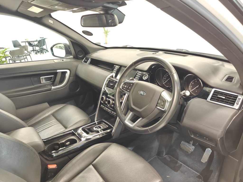 Land Rover Discovery Sport 2.0A SE 7-Seater Sunroof