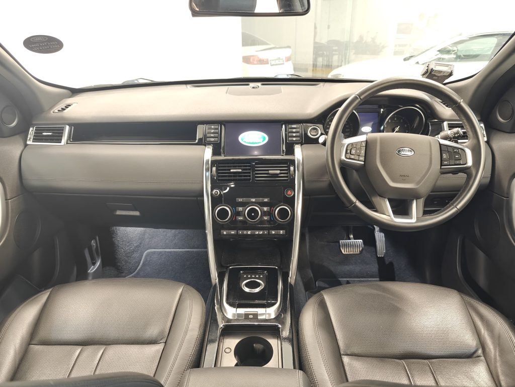 Land Rover Discovery Sport 2.0A SE 7-Seater Sunroof