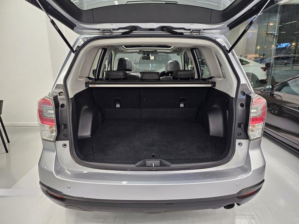 Subaru Forester 2.0i-L Sunroof