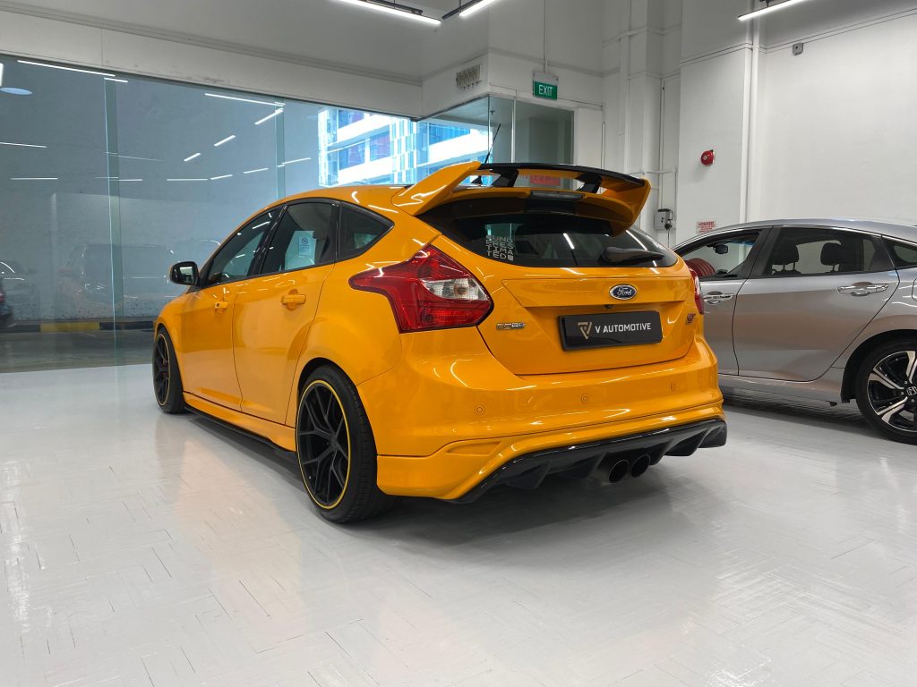 Ford Focus ST 2.0M Sunroof (COE till 08/2034)