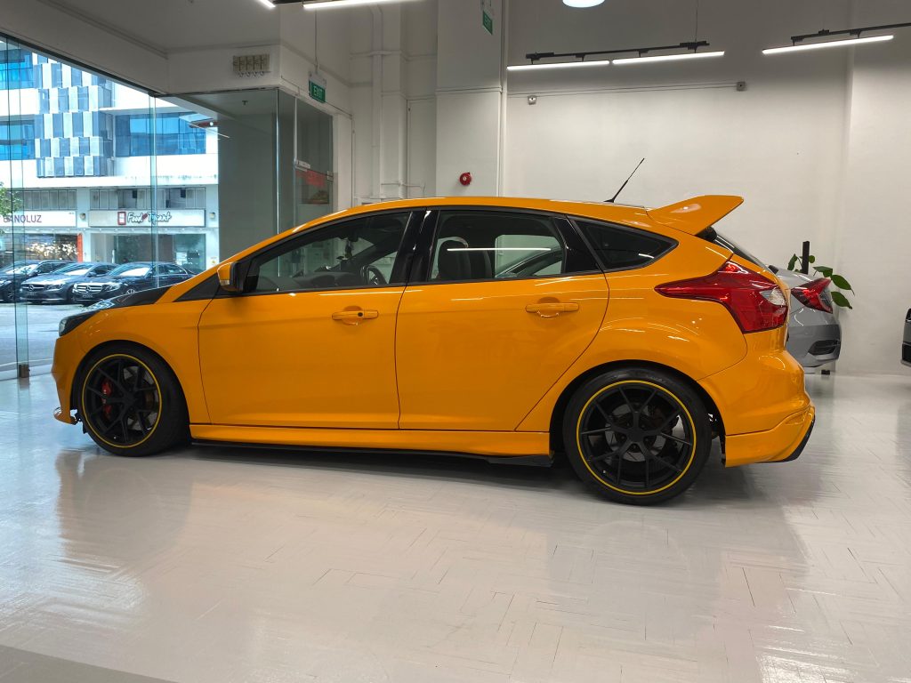 Ford Focus ST 2.0M Sunroof (COE till 08/2034)
