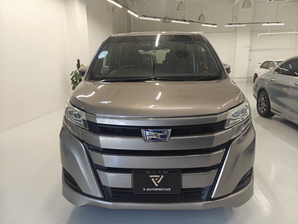 Toyota Noah Hybrid 1.8A X