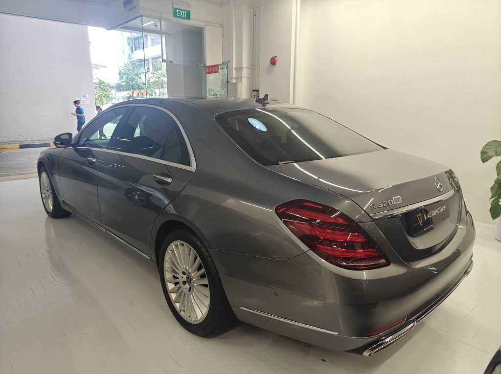 Mercedes-Benz S-Class S320L