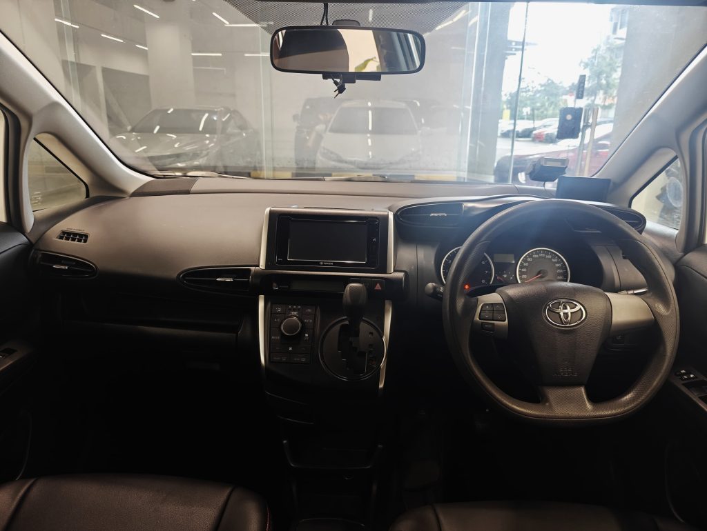 Toyota Wish 1.8A