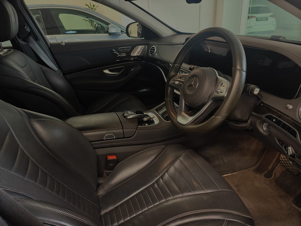 Mercedes-Benz S-Class S320L