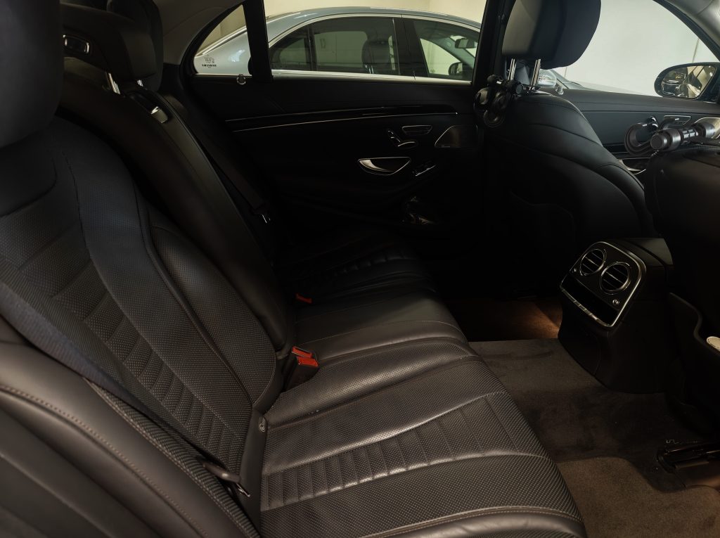 Mercedes-Benz S-Class S320L