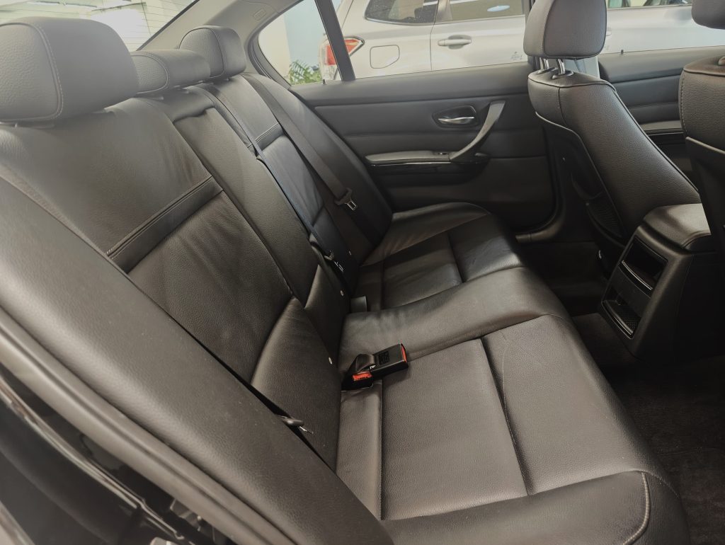 BMW 318i Sunroof (COE till 04/2031)