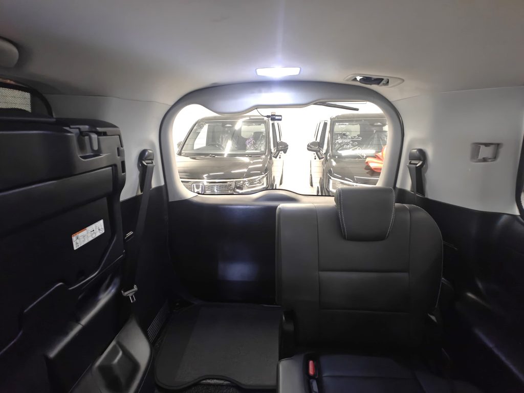 Toyota Noah Hybrid 1.8A X
